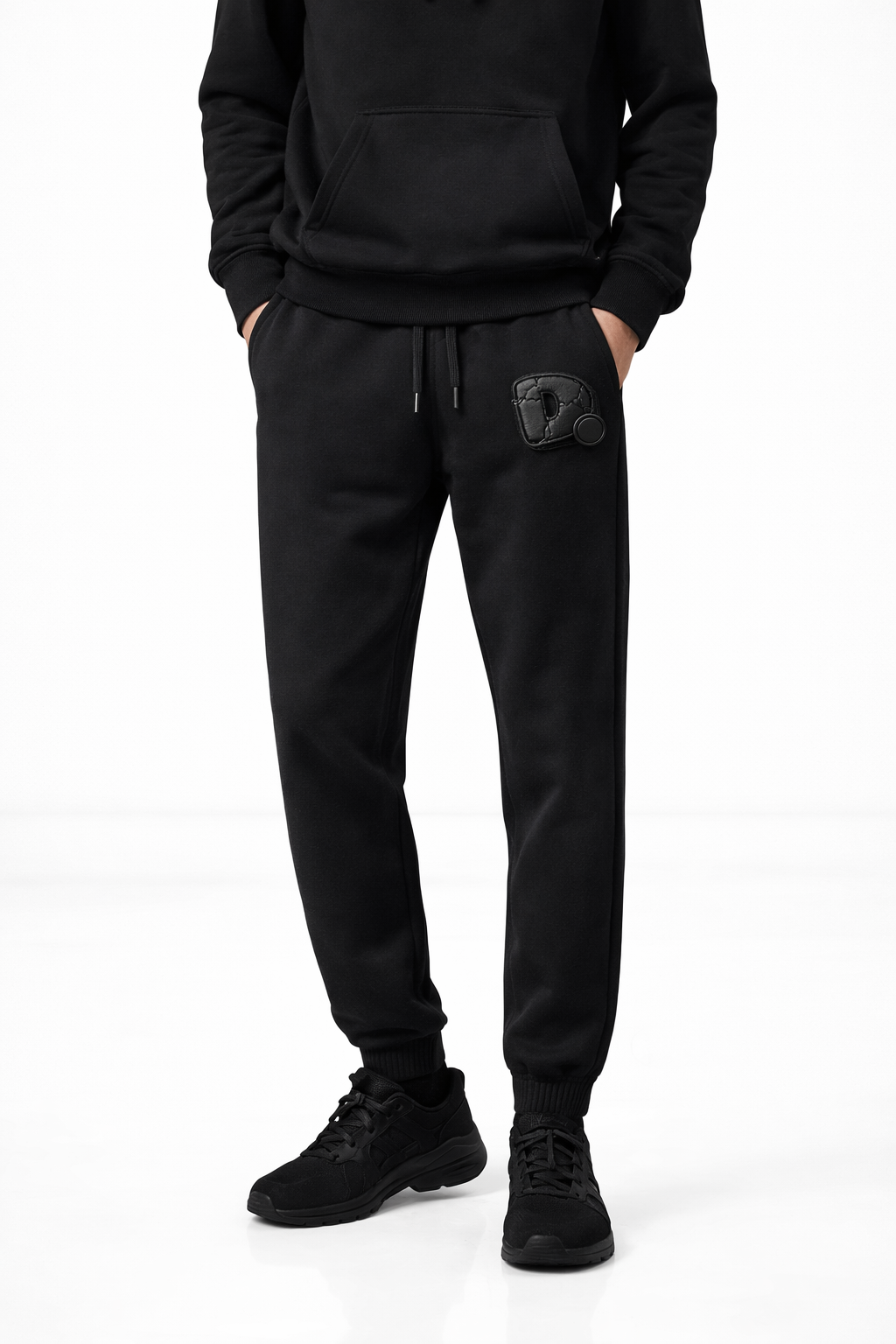 【予約・40着限定】レザーロゴ スウェットパンツ